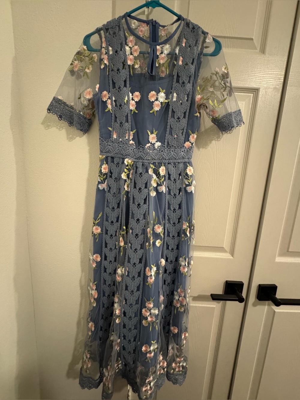 Blue Floral Lace Girls' Dress with Pink Embroidery